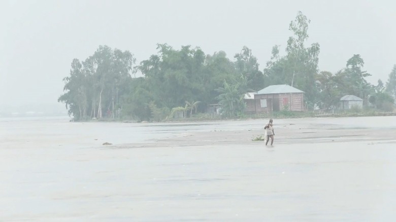 বিপদসীমার ওপরে তিস্তার পানি, খুলে দেওয়া হয়েছে ডালিয়া ব্যারাজ