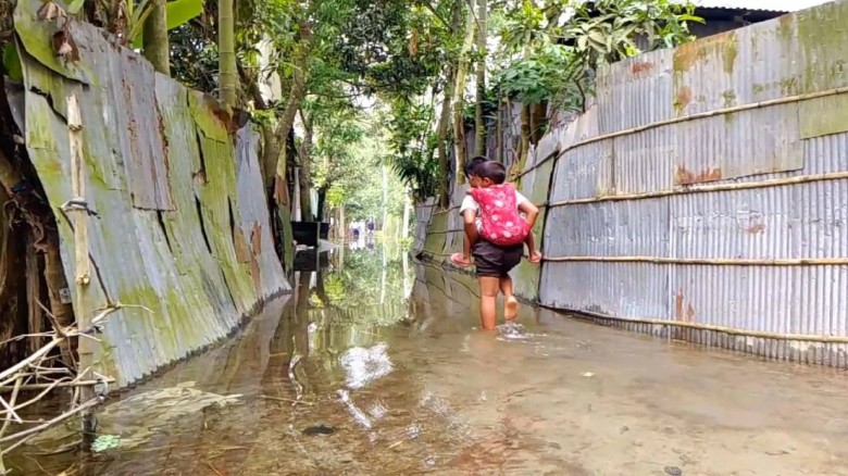পানি কমলেও দুর্ভোগের শেষ নাই