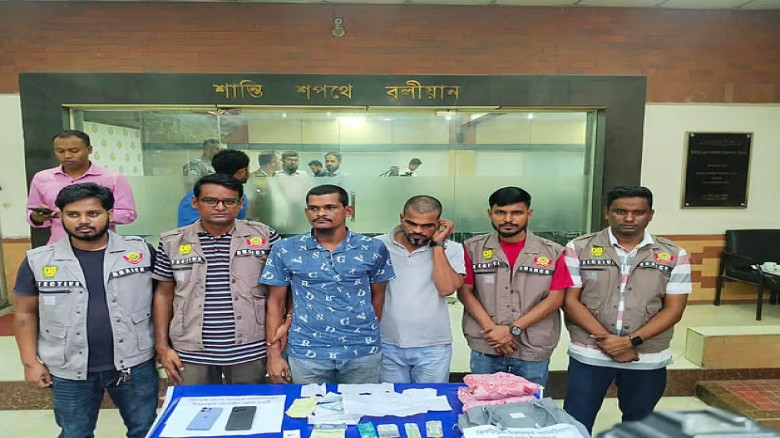 ছিনতাইকারীর টানে শিক্ষিকা নিহত, র‍্যাবের গ্রেপ্তার তিনজন জড়ি
