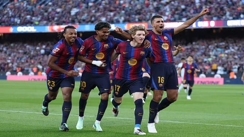 লা লিগায় টানা আট জয়, শীর্ষে বার্সেলোনা