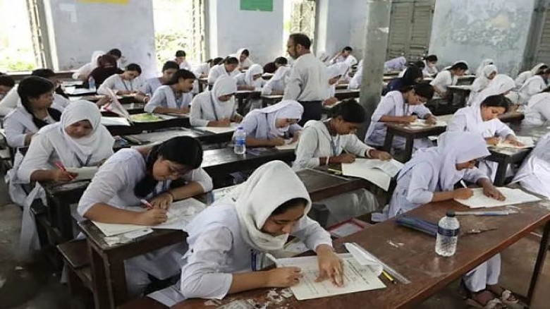 মাধ্যমিকে শিক্ষার্থী কমার চিত্র, বাড়ছে মাদ্রাসা ও ইংরেজি মাধ্যম